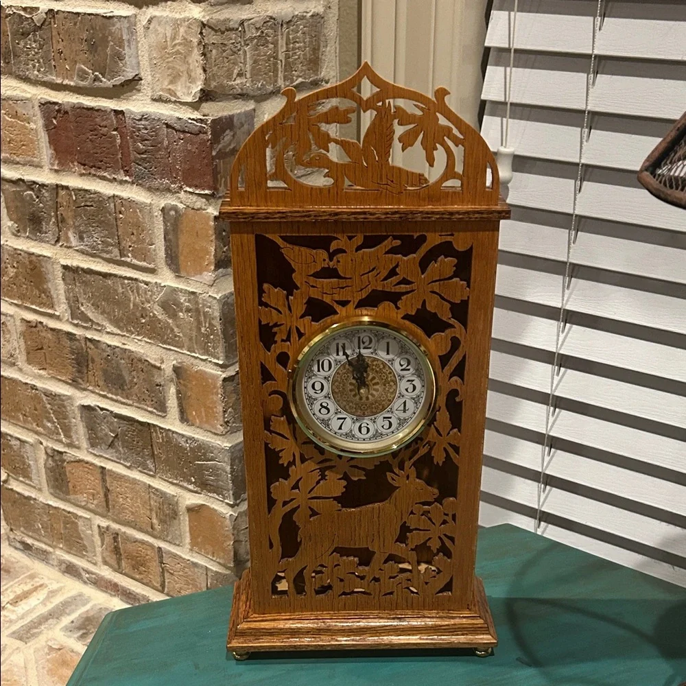 Elegant Brown Wooden Mantel Clock